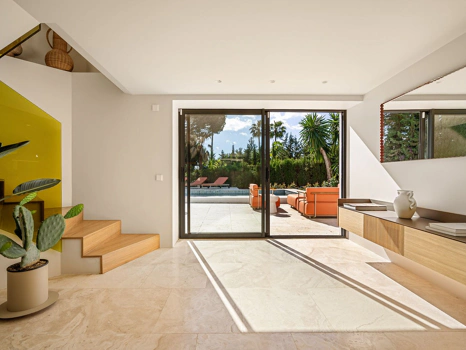 Villa for sale in Nueva Andalucia, Marbella