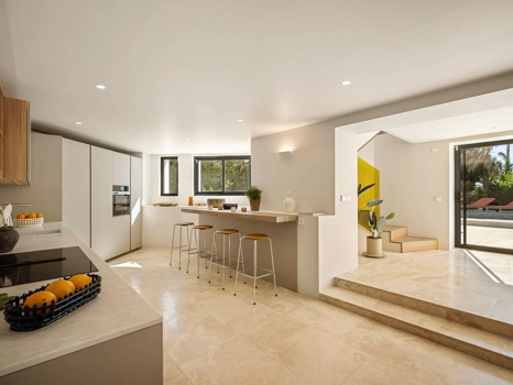 Villa for sale in Nueva Andalucia, Marbella