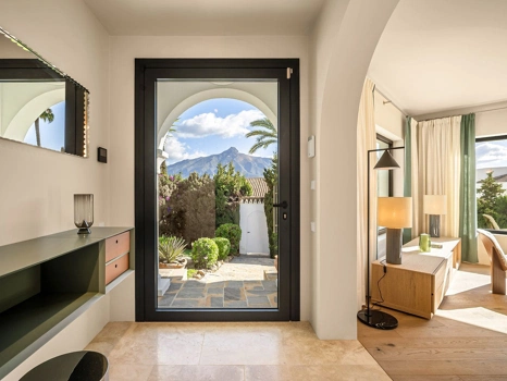 Villa for sale in Nueva Andalucia, Marbella