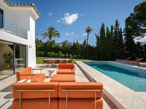 Villa for sale in Nueva Andalucia, Marbella