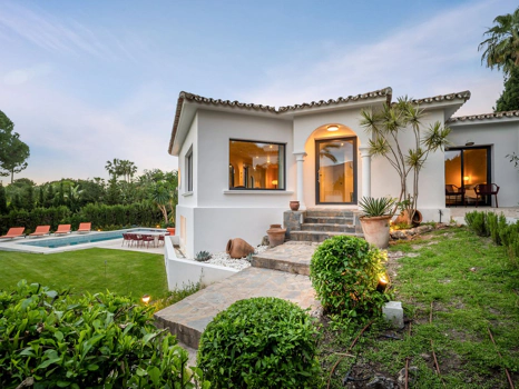 Villa for sale in Nueva Andalucia, Marbella