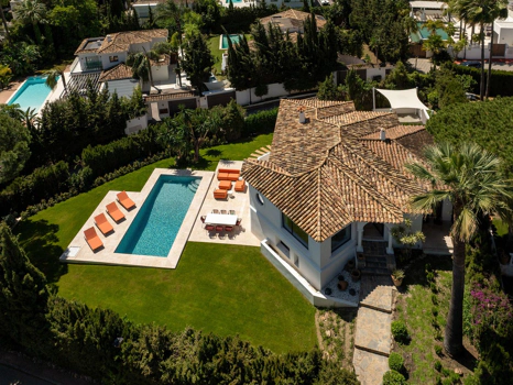 Villa for sale in Nueva Andalucia, Marbella