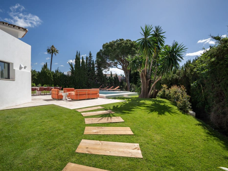 Villa for sale in Nueva Andalucia, Marbella