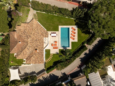 Villa for sale in Nueva Andalucia, Marbella
