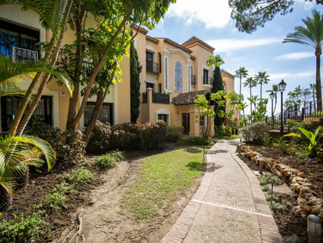 Penthouse for sale in La Quinta, Benahavis