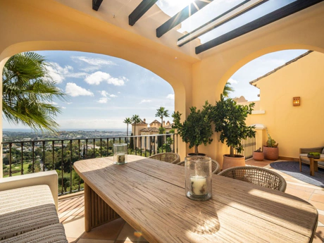 Penthouse for sale in La Quinta, Benahavis