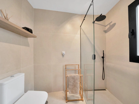 Beautiful refurbished ground floor apartment in the heart of Estepona