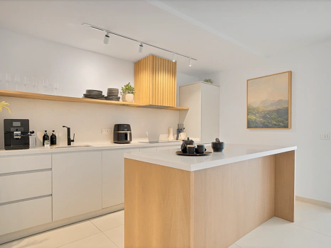Beautiful refurbished ground floor apartment in the heart of Estepona