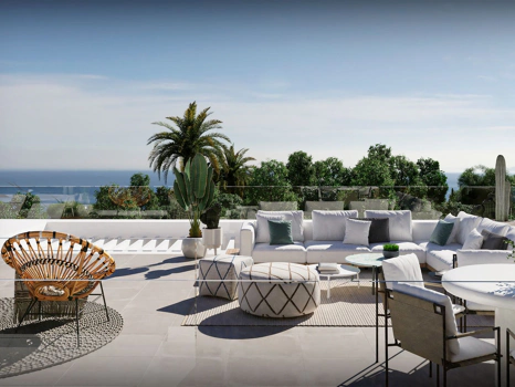 Villa for sale in New Golden Mile, Estepona East