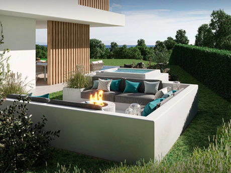 Villa for sale in New Golden Mile, Estepona East