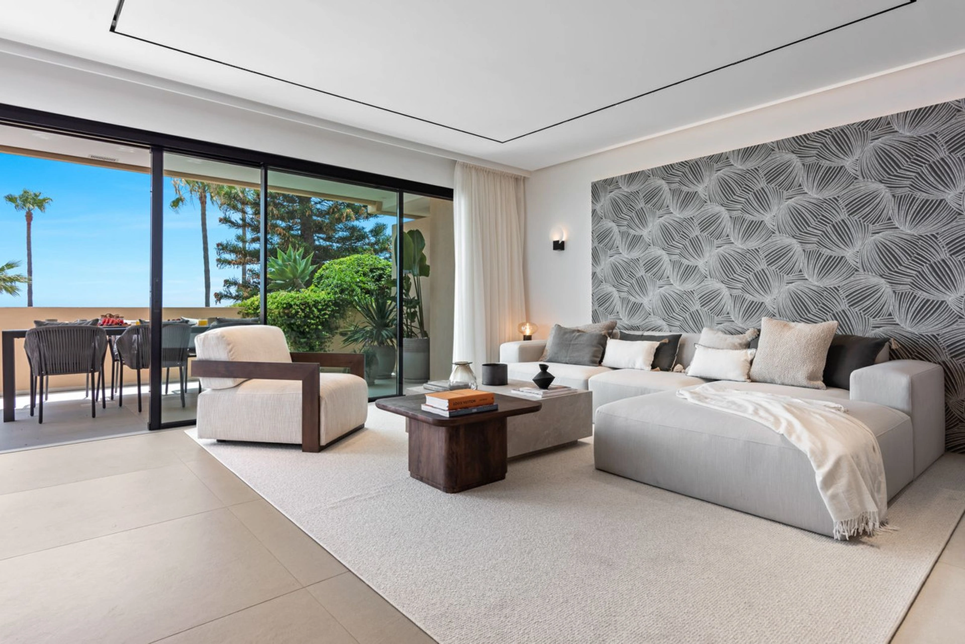 Apartment for sale in New Golden Mile, Estepona East