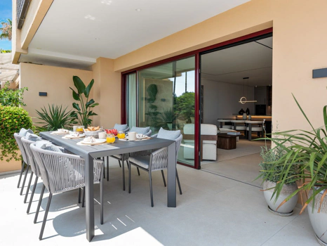 Apartment for sale in New Golden Mile, Estepona East