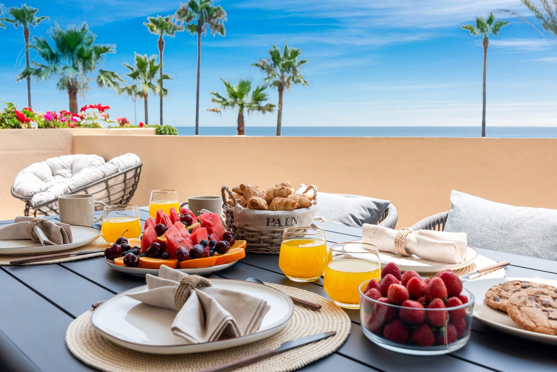 Apartment for sale in New Golden Mile, Estepona East