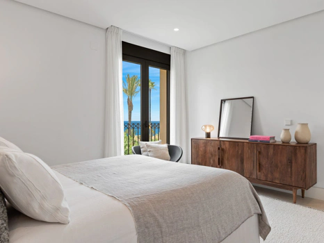 Apartment for sale in New Golden Mile, Estepona East