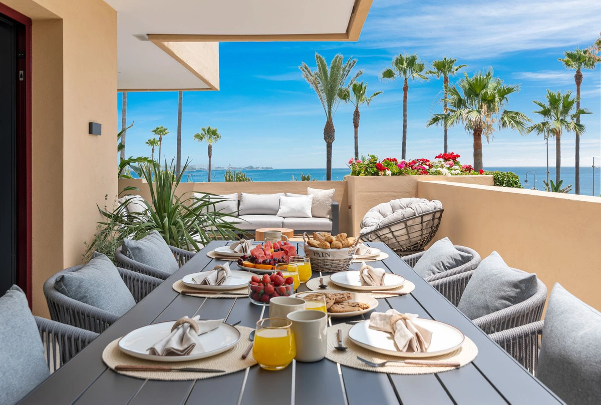 Apartment for sale in New Golden Mile, Estepona East