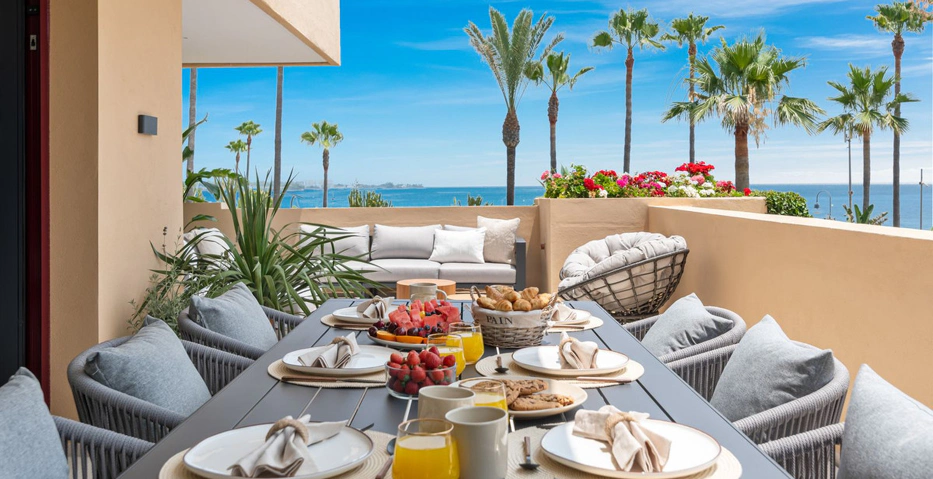 Apartment for sale in New Golden Mile, Estepona East