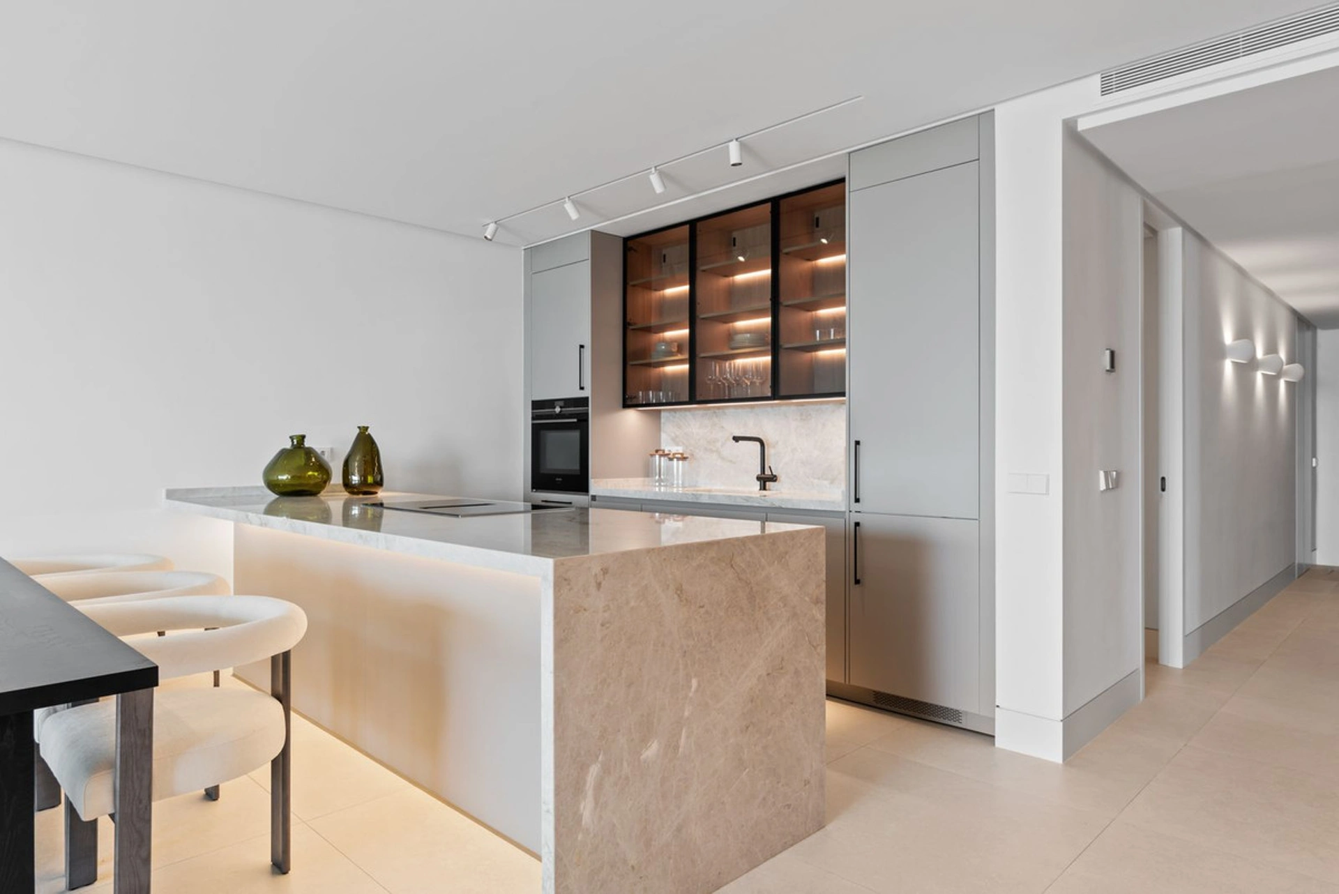 Apartment for sale in New Golden Mile, Estepona East