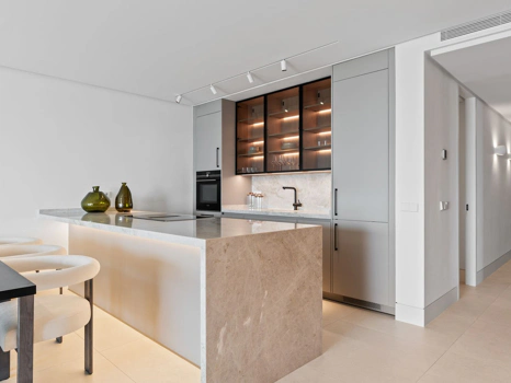 Apartment for sale in New Golden Mile, Estepona East