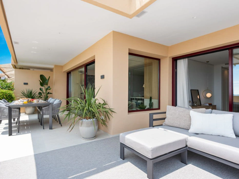 Apartment for sale in New Golden Mile, Estepona East
