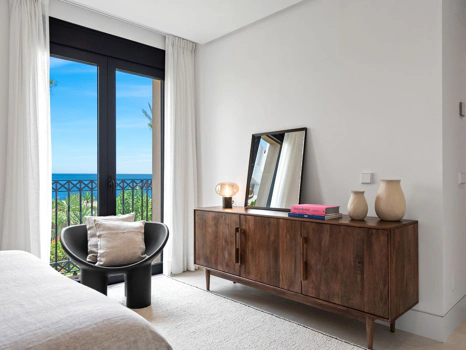 Apartment for sale in New Golden Mile, Estepona East