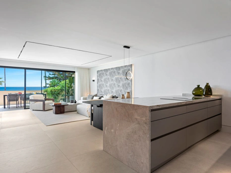 Apartment for sale in New Golden Mile, Estepona East