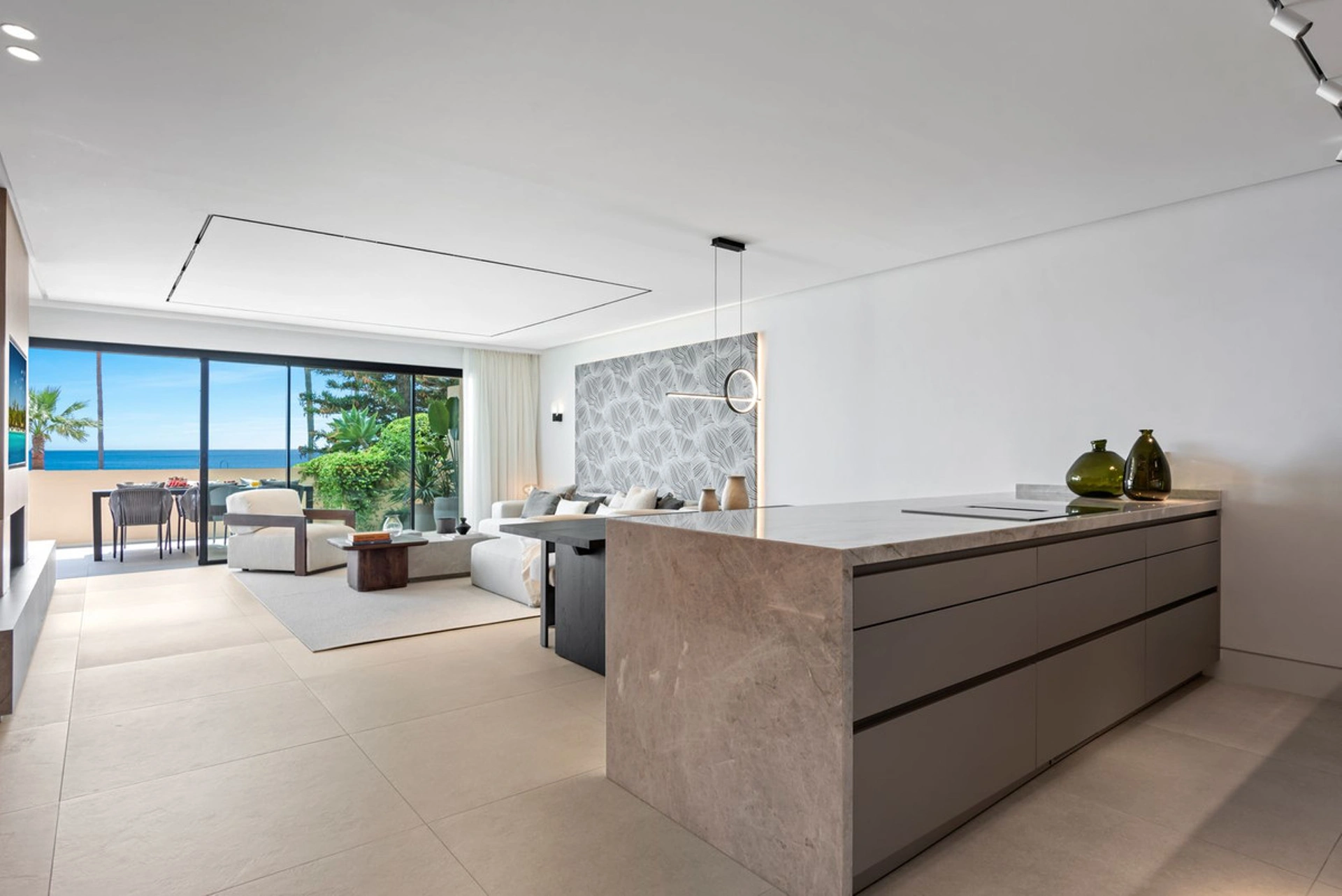 Apartment for sale in New Golden Mile, Estepona East