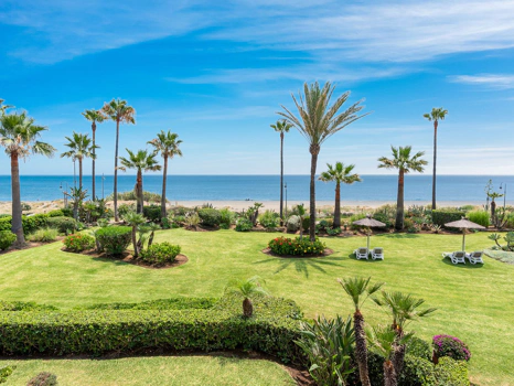 Apartment for sale in New Golden Mile, Estepona East