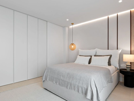 Apartment for sale in New Golden Mile, Estepona East