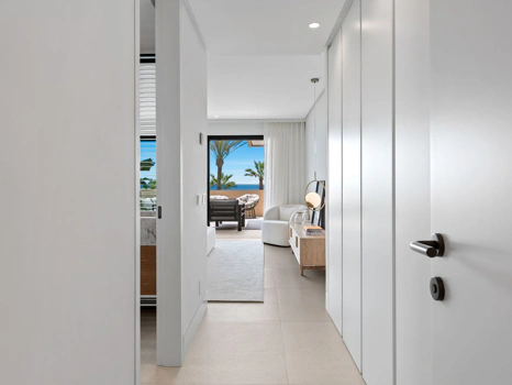 Apartment for sale in New Golden Mile, Estepona East