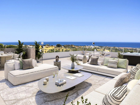 Penthouse for sale in New Golden Mile, Estepona East
