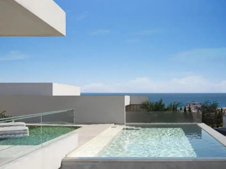 Villa for sale in Estepona