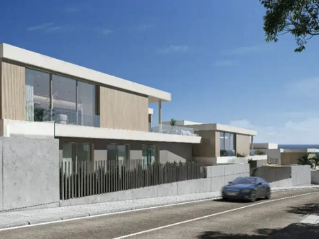 Villa for sale in Estepona