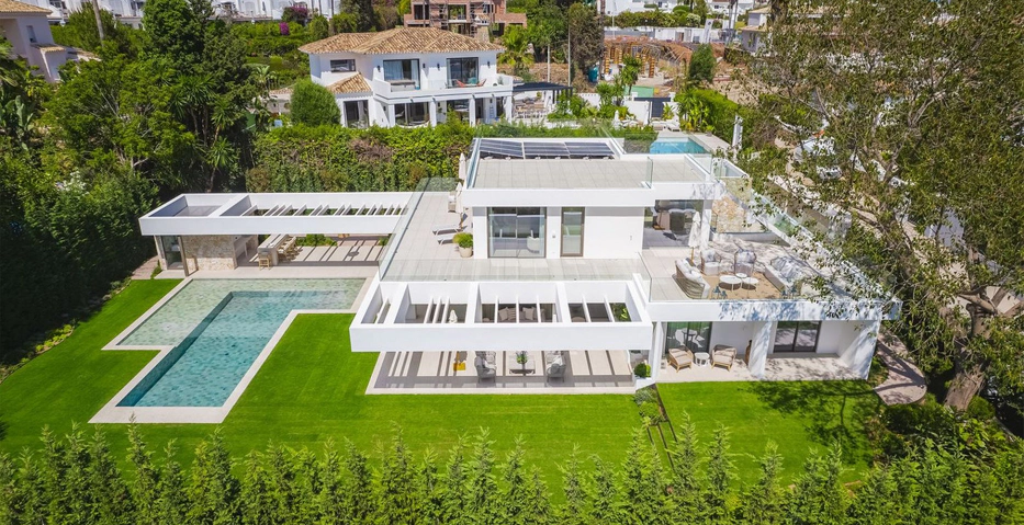 Villa for sale in Nueva Andalucia, Marbella