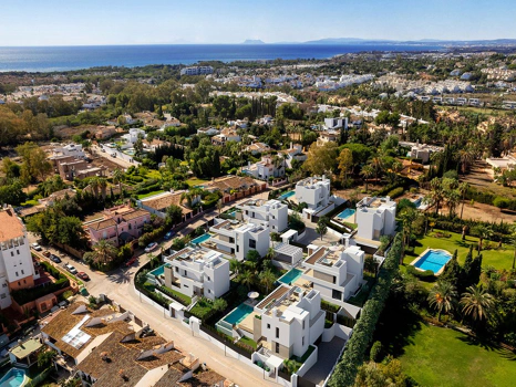 Villa for sale in Atalaya, Estepona East
