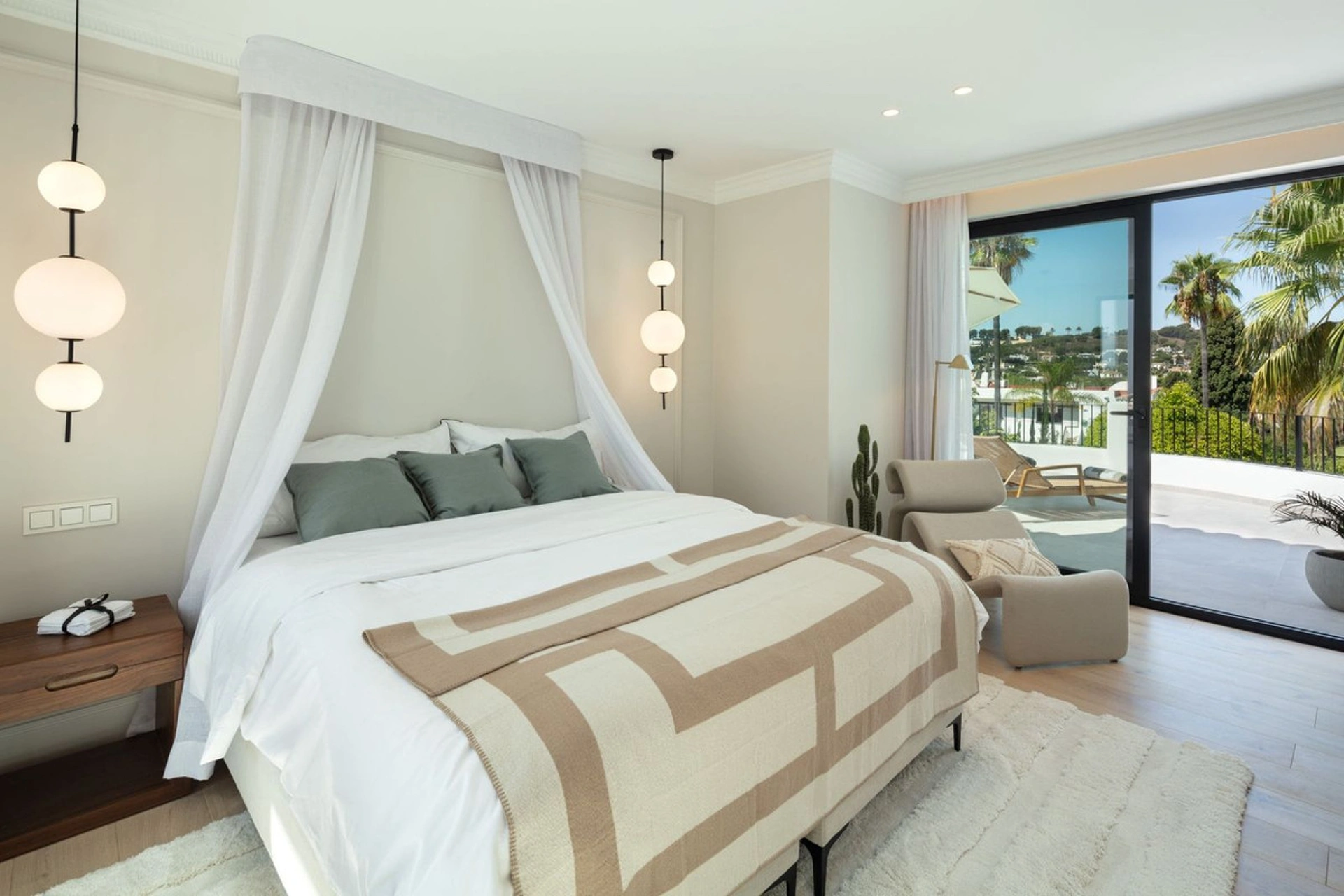 Villa en venta en Aloha, Nueva Andalucia