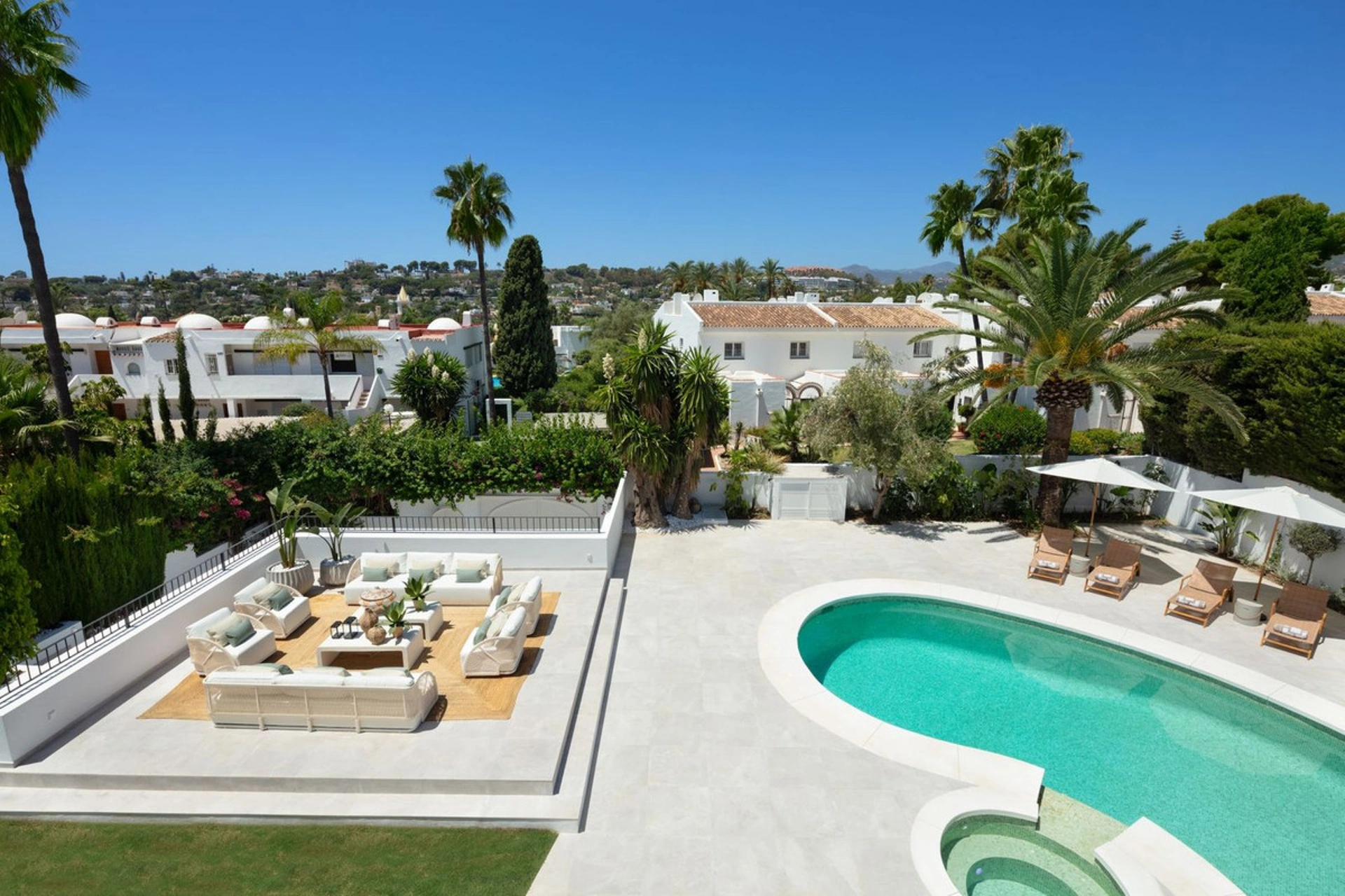 Villa en venta en Aloha, Nueva Andalucia