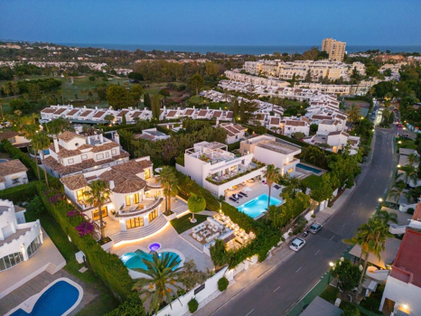 Villa en venta en Aloha, Nueva Andalucia