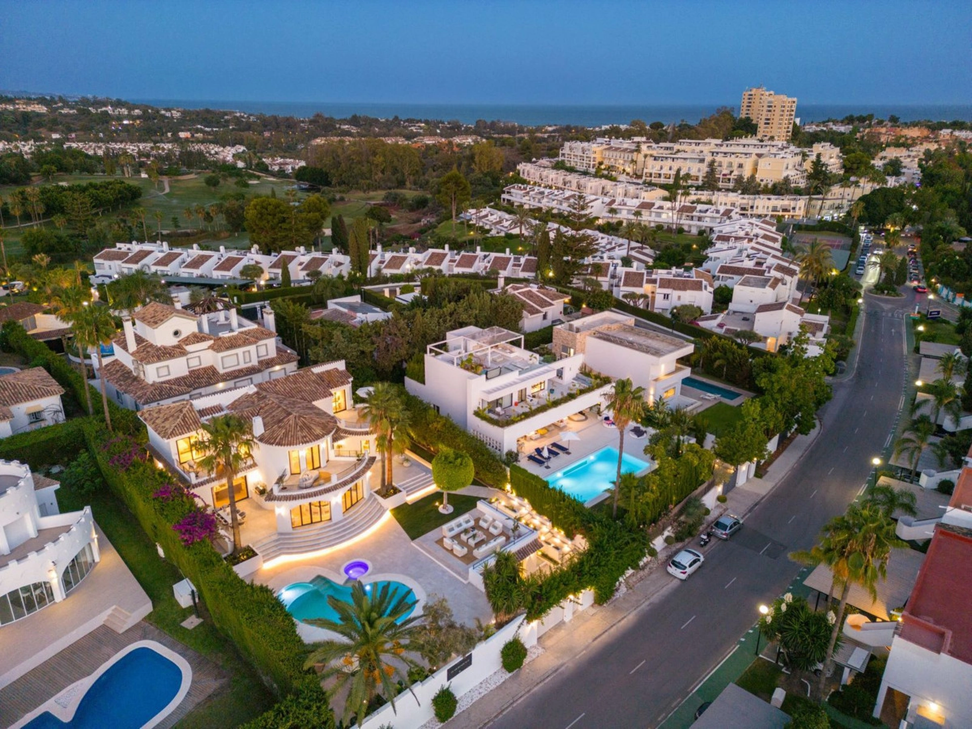Villa en venta en Aloha, Nueva Andalucia
