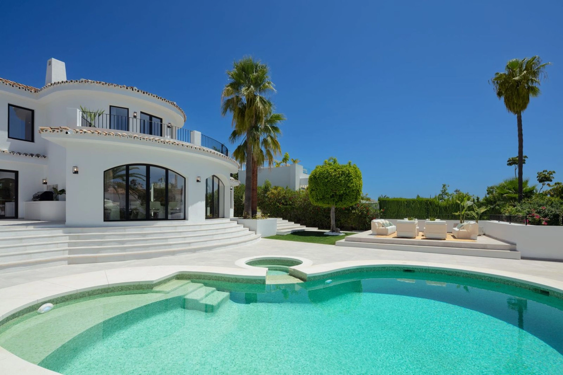 Villa en venta en Aloha, Nueva Andalucia