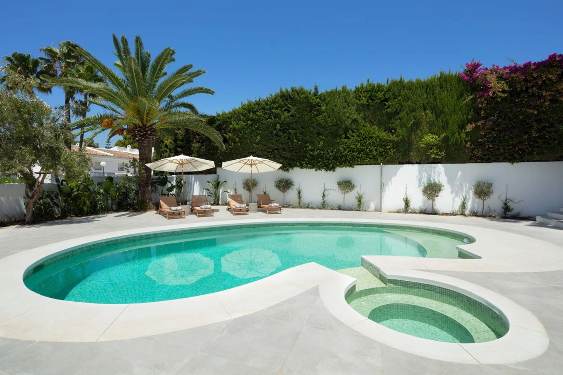 Villa en venta en Aloha, Nueva Andalucia