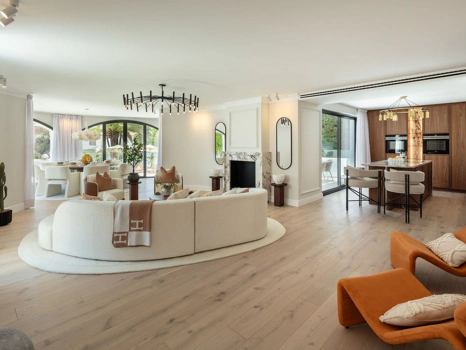 Villa en venta en Aloha, Nueva Andalucia