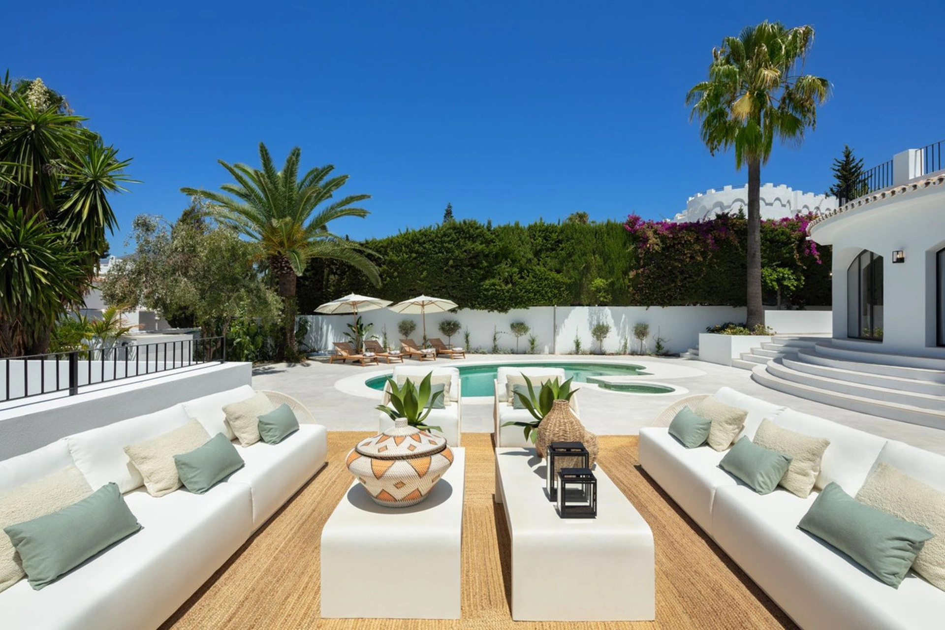 Villa en venta en Aloha, Nueva Andalucia