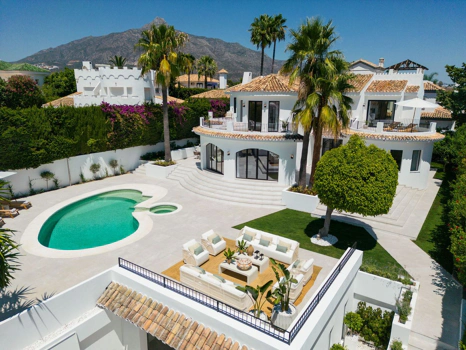 Villa en venta en Aloha, Nueva Andalucia