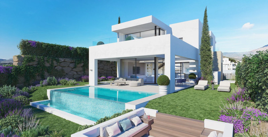 Villa for sale in Estepona