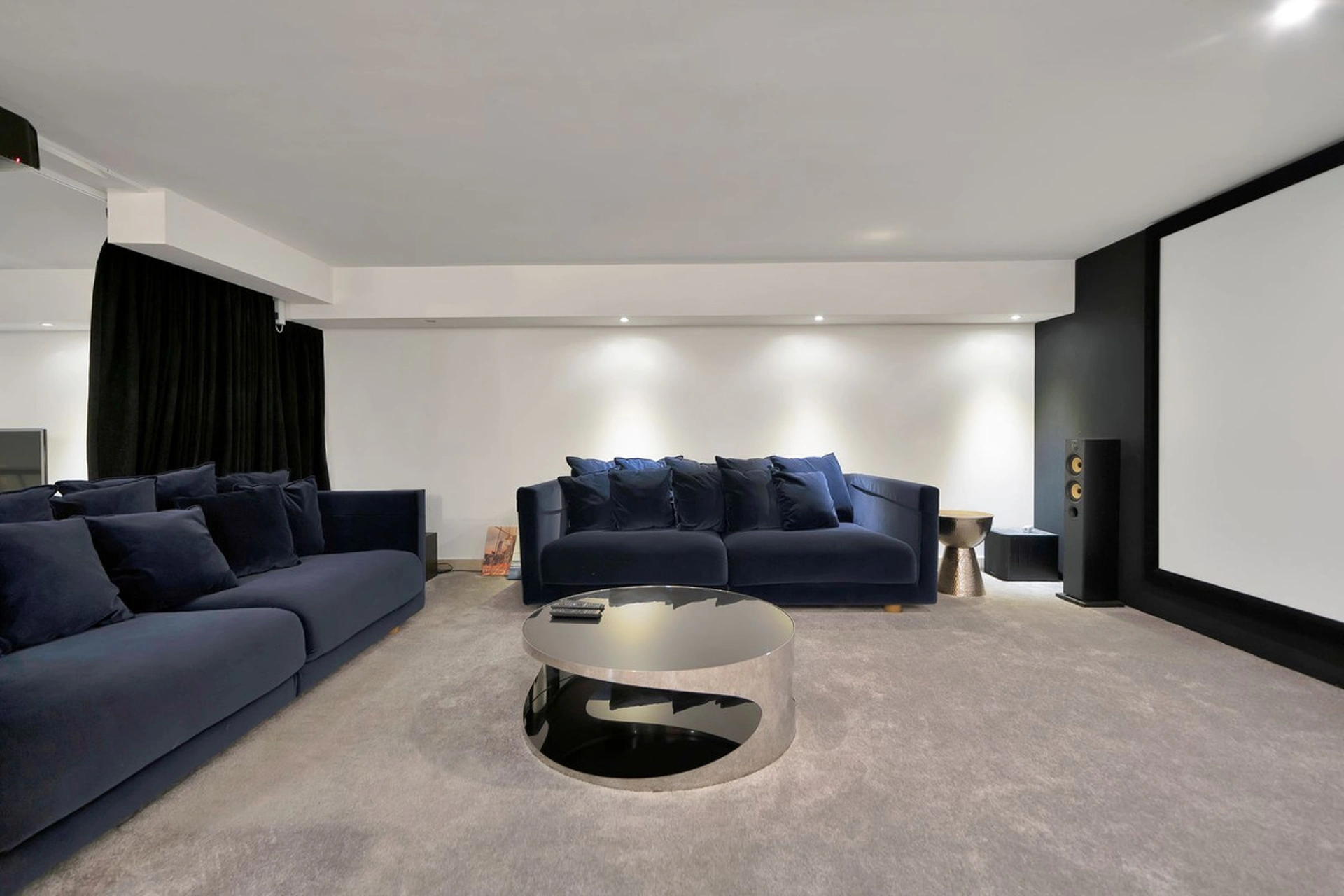 Villa for sale in Marbella - Puerto Banus