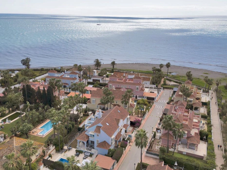 Villa for sale in Marbella - Puerto Banus