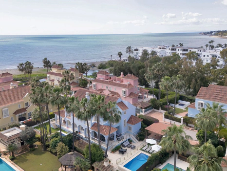 Villa for sale in Marbella - Puerto Banus