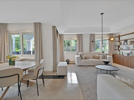 Villa for sale in Marbella - Puerto Banus