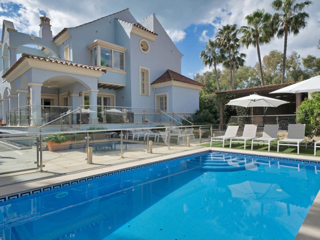 Villa for sale in Marbella - Puerto Banus