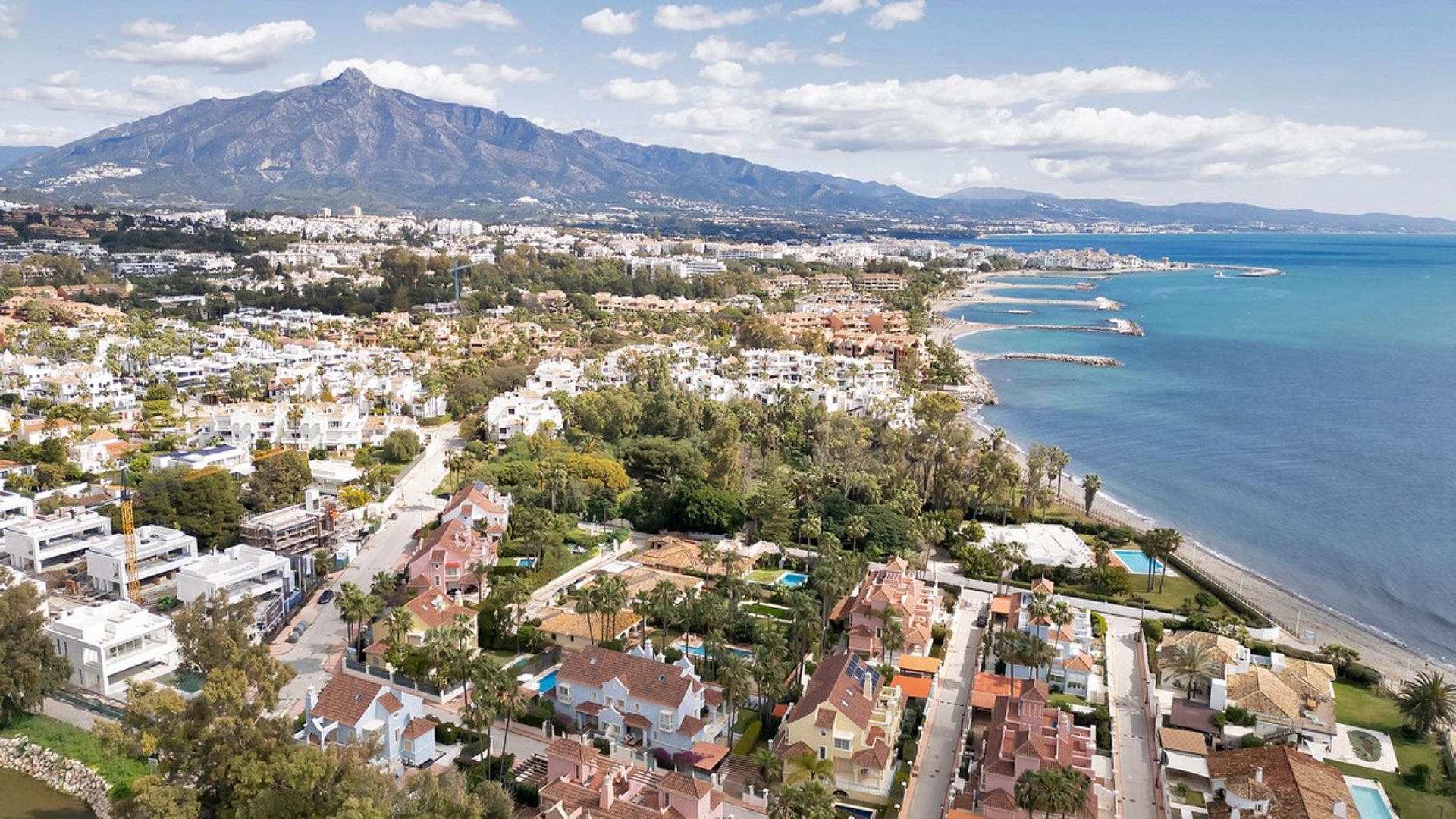 Villa for sale in Marbella - Puerto Banus